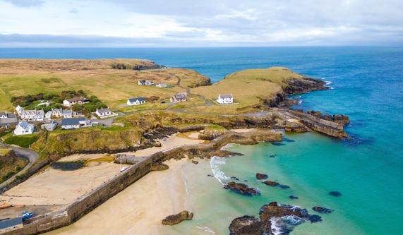 Idyllic bay on Isle of Lewis in Outer Hebrides
